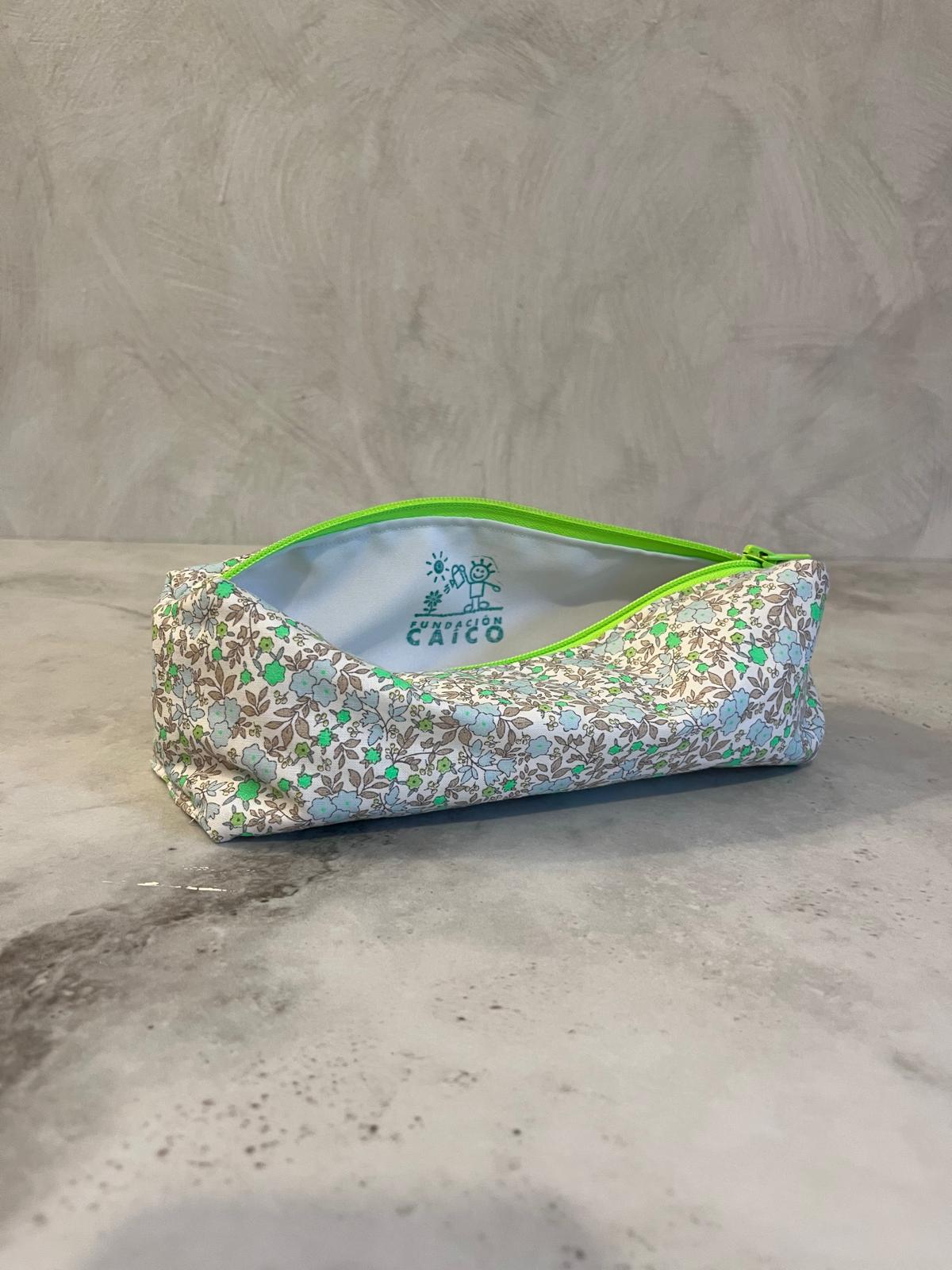 Neceser Esmeralda fundación Caico