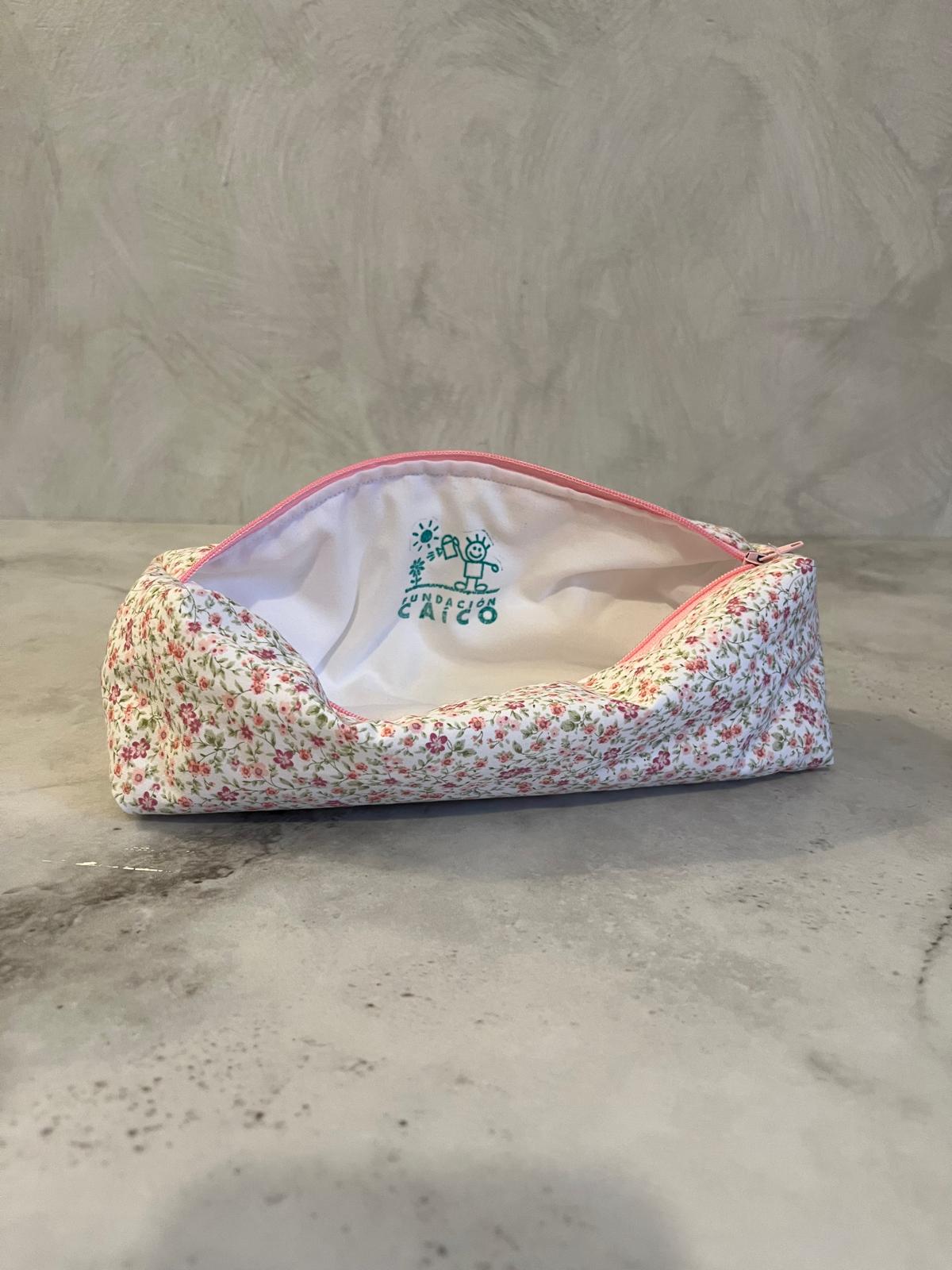 Neceser Lucia fundación Caico