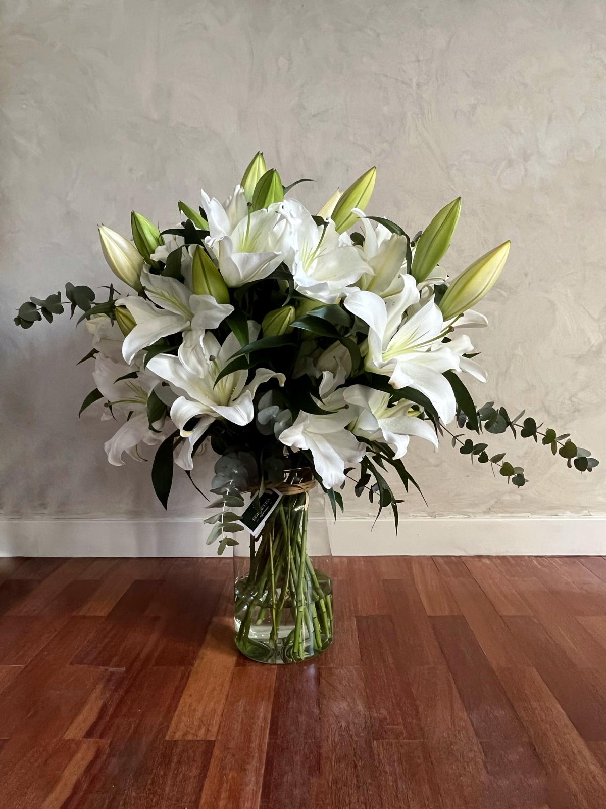 Ramo lirios blancos